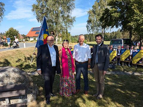 Beim Paneuropa-Picknick in Hildweinsreuth: v.l. Dr. Dirk-Hermann Voß, Birgit Trottmann, Thomas Meiler und Dr. Stephan Oetzinger, MdL.