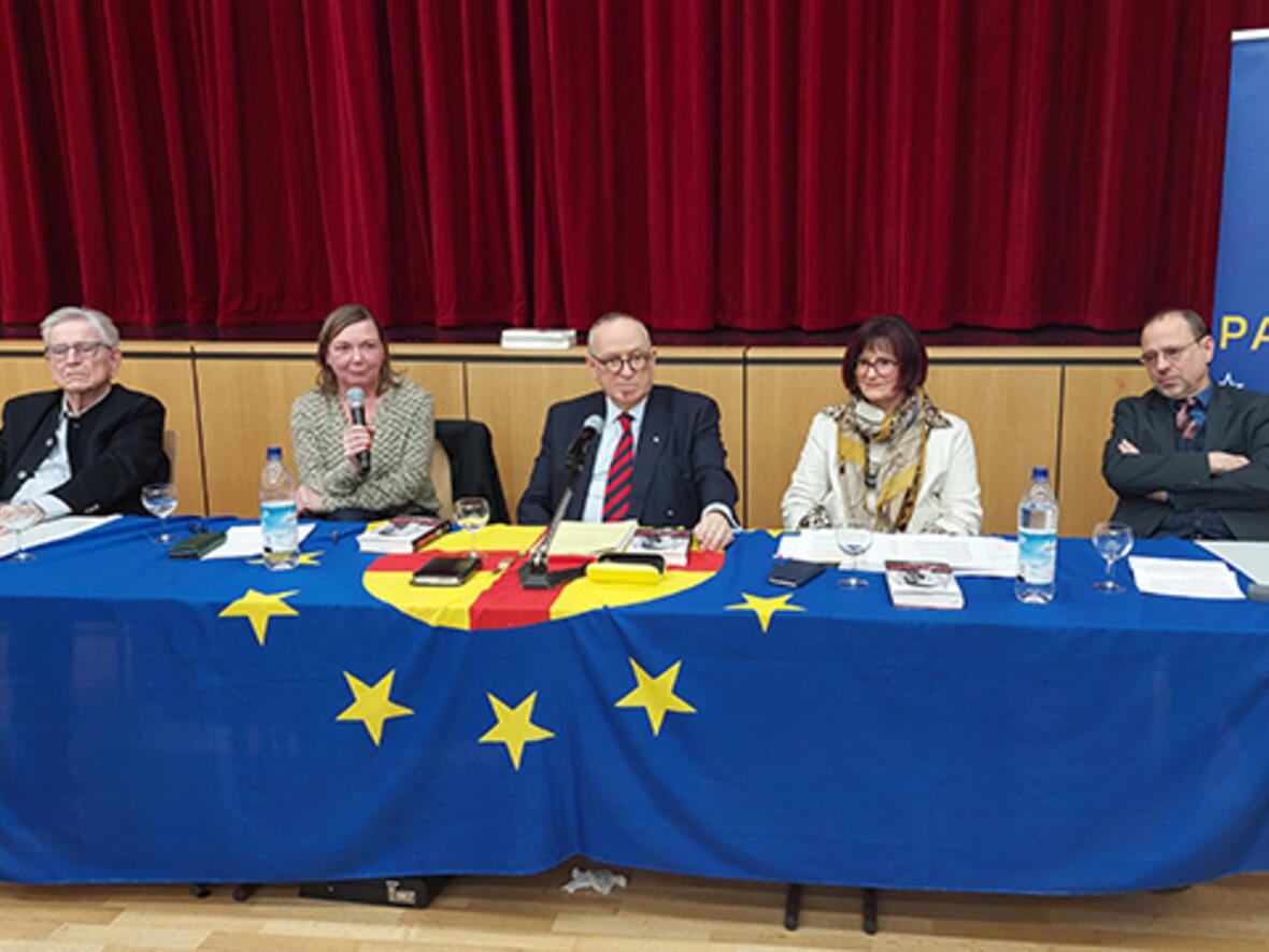 Symposion in München zu drei herausragenden Paneuropäern mit (v.n.r.) Dr. Thomas Goppel, Victoria Krummel, Dr. Dirk Hermann Voß, Christa Naaß und Dr. Martin Posselt.