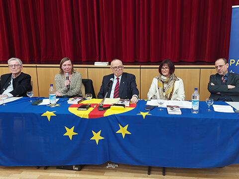 Symposion in München zu drei herausragenden Paneuropäern mit (v.n.r.) Dr. Thomas Goppel, Victoria Krummel, Dr. Dirk Hermann Voß, Christa Naaß und Dr. Martin Posselt.