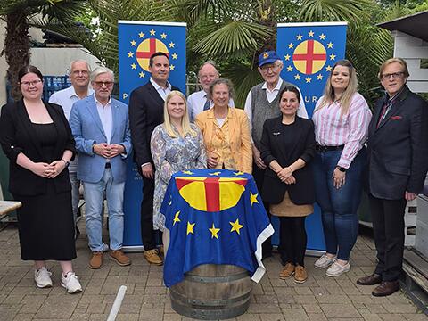 Teilnehmer am Paneuropa-Tag in Mainz: (v.l.) Marlene Wolsky, Hans-Ulrich Küttner, Michael Gahler, Frank Werner, Laura Werner, Nikolaus Poppitz, Gabriele Müller, Werner Euskirchen, Alexandra Bech, Kyra Jackson, Dieter Sahm. (Bild: PD-Archiv)